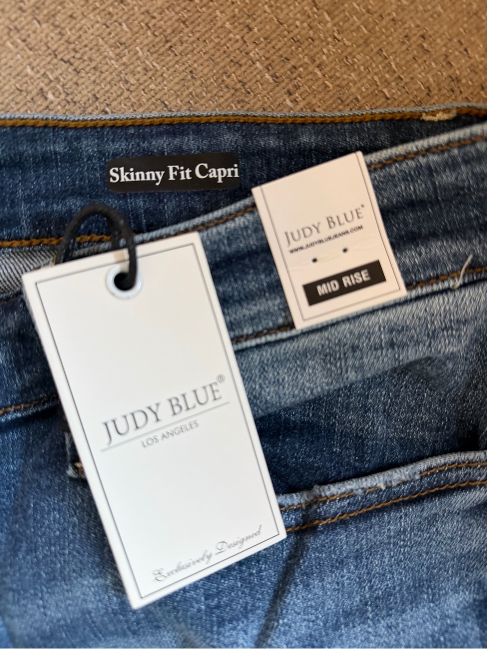 NWT Judy Blue Mid- Rise Skinny Fit Capri Jeans, Size 13/31